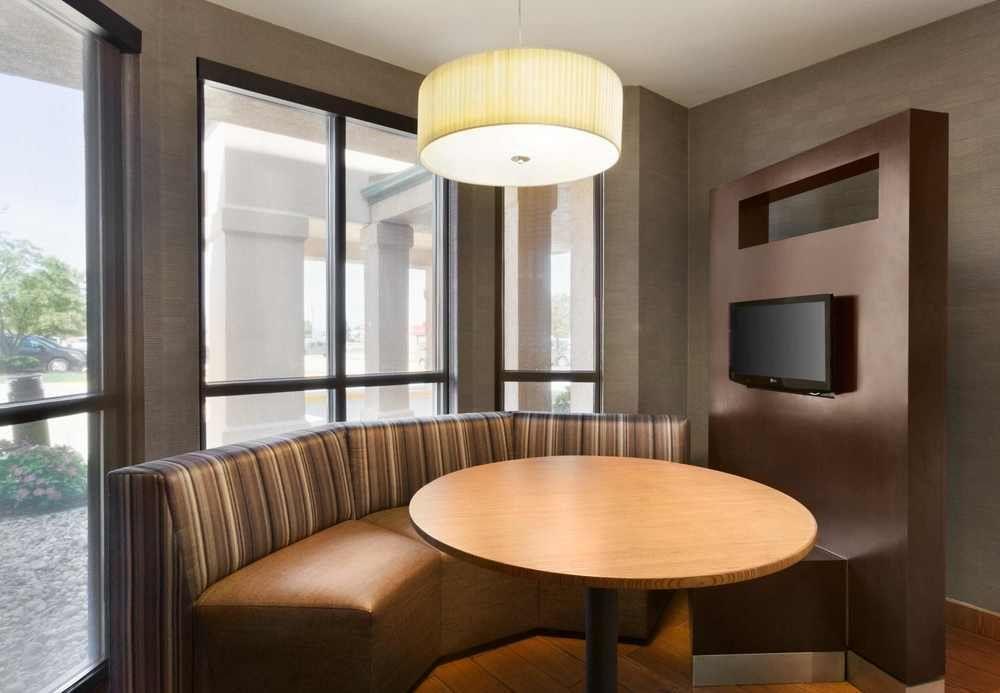 Courtyard By Marriott Bloomington Normal Ξενοδοχείο Εξωτερικό φωτογραφία