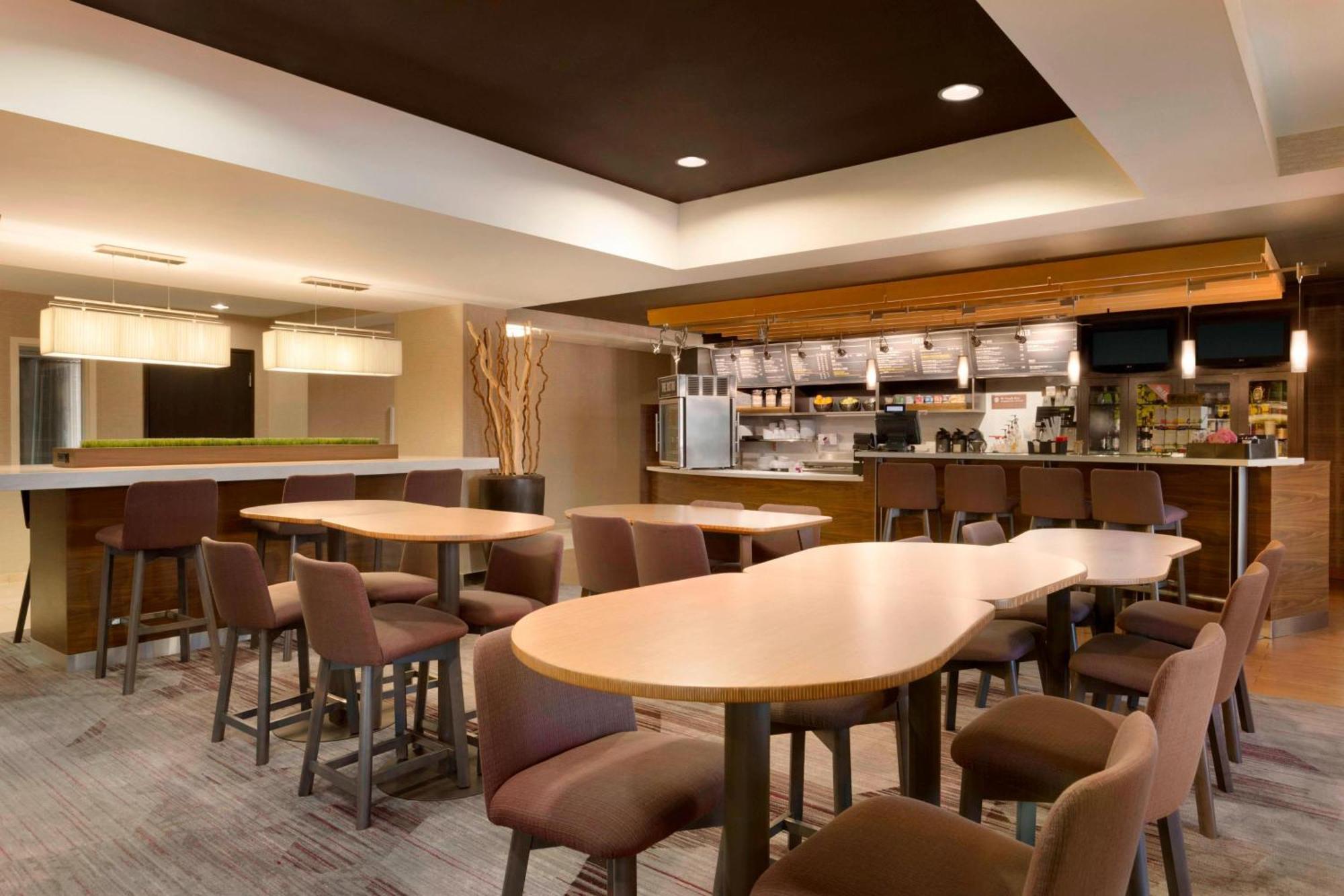 Courtyard By Marriott Bloomington Normal Ξενοδοχείο Εξωτερικό φωτογραφία