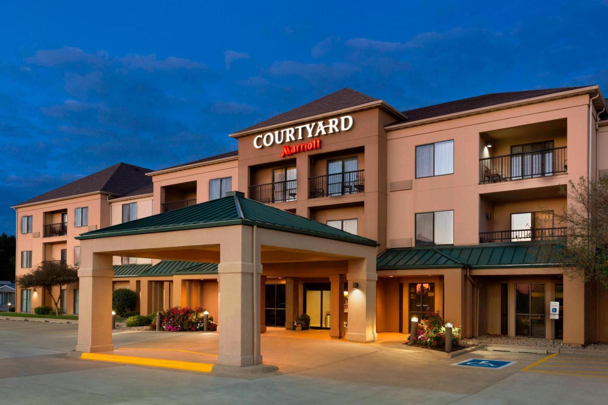 Courtyard By Marriott Bloomington Normal Ξενοδοχείο Εξωτερικό φωτογραφία