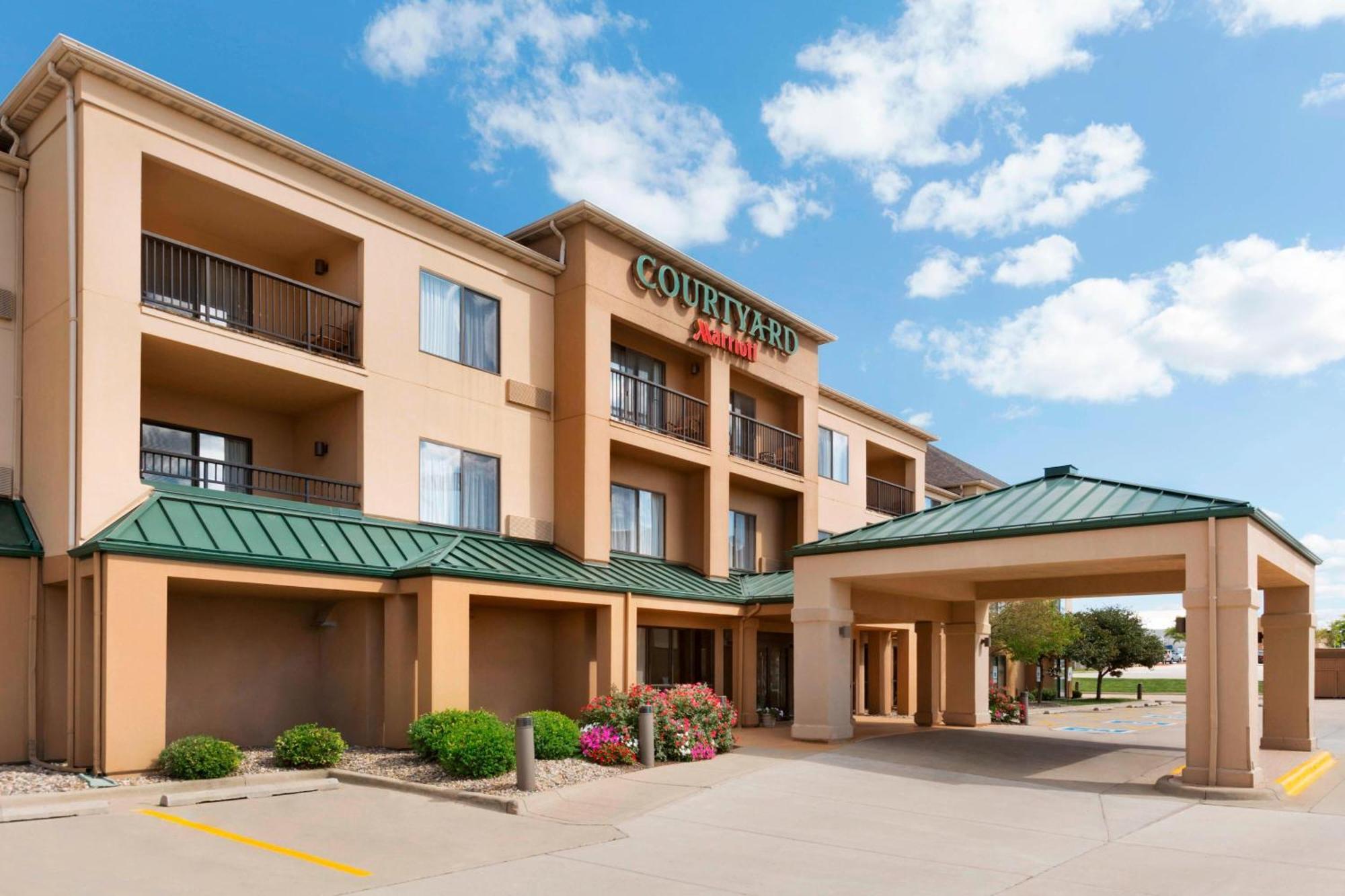 Courtyard By Marriott Bloomington Normal Ξενοδοχείο Εξωτερικό φωτογραφία