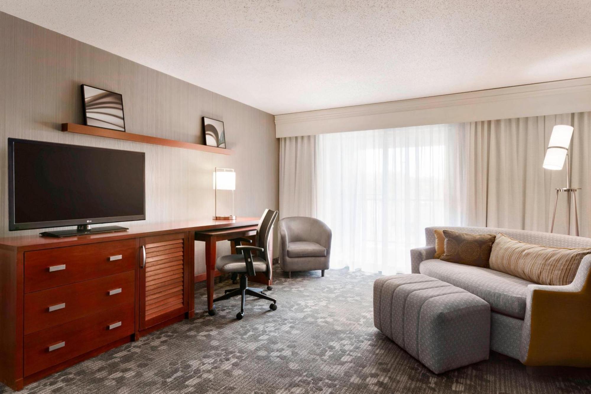 Courtyard By Marriott Bloomington Normal Ξενοδοχείο Εξωτερικό φωτογραφία