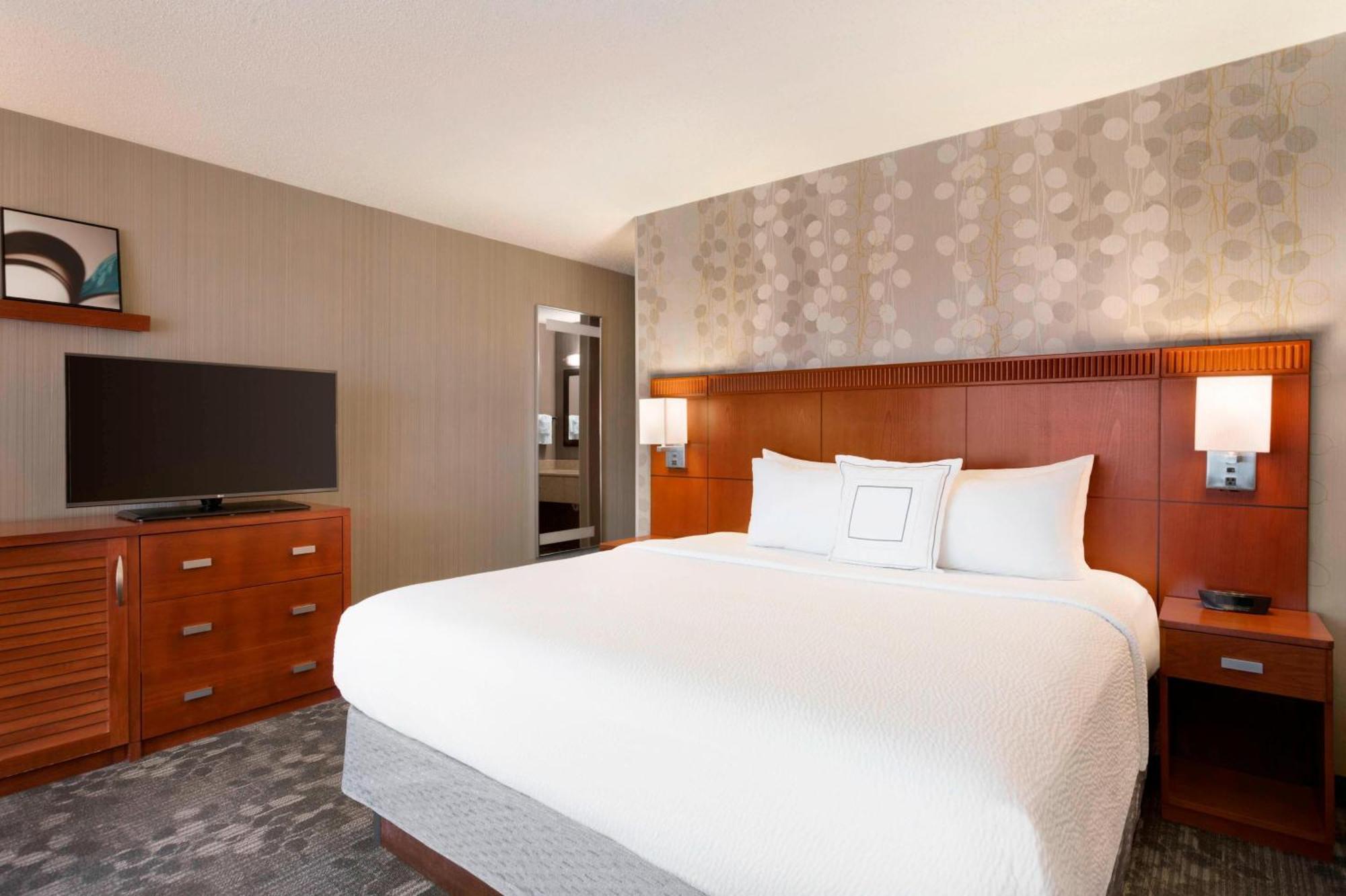 Courtyard By Marriott Bloomington Normal Ξενοδοχείο Εξωτερικό φωτογραφία