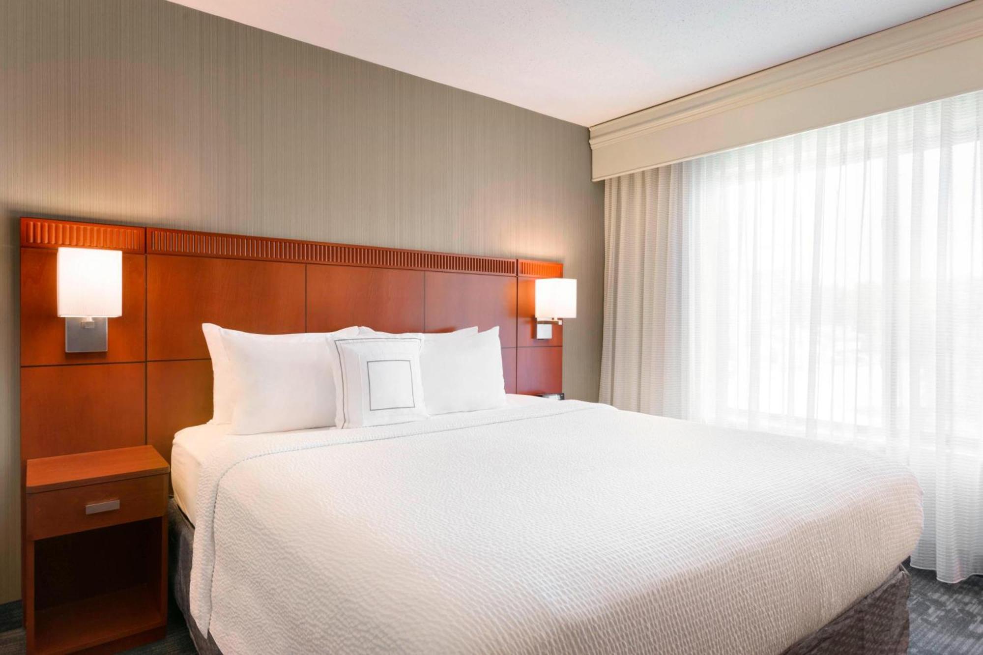 Courtyard By Marriott Bloomington Normal Ξενοδοχείο Εξωτερικό φωτογραφία